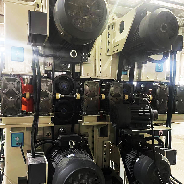 Lixadeira de cinta larga de madeira compensada de alta precisão para linha de produção