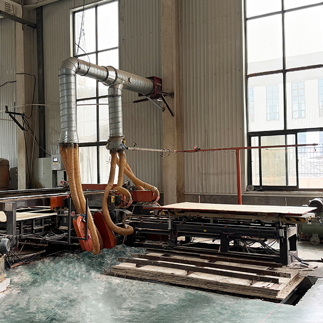 Máquina de serra de corte de borda do painel de madeira compensada automática