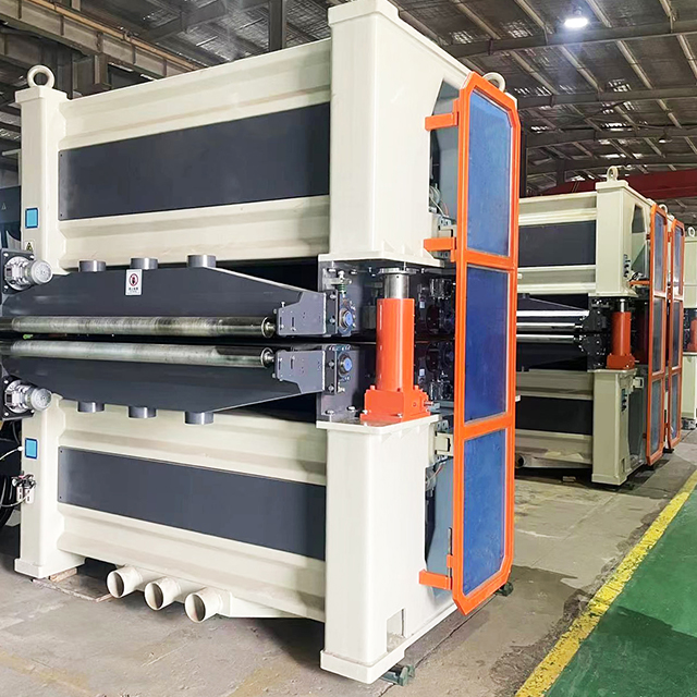 Lixadeira de cinta larga de madeira compensada de alta precisão para linha de produção